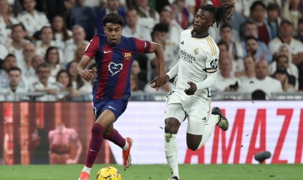 开云app下载入口-国家德比巴萨评分：亚马尔9分，莱万5分