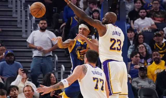 开云Kering下载-8人受伤，健康球员总薪资仅1400万！NBA豪门倒下，或许该散伙了